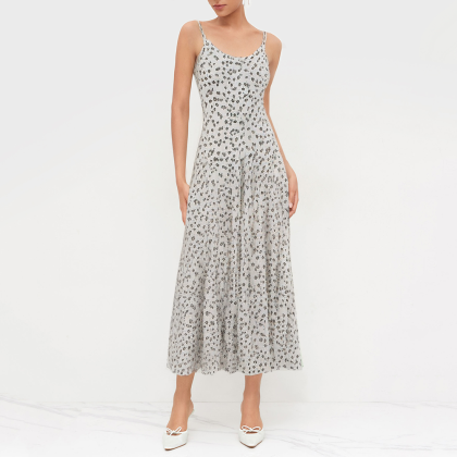 Chic and fashionable polka dot print maxi skirt