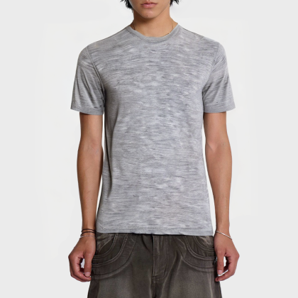 Moisturizing men's crew neck T-shirt